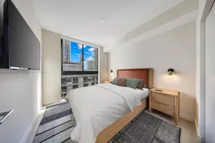 11 NE 6th St, Miami, FL 33132 - Photo 11
