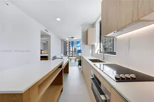 11 NE 6th St, Miami, FL 33132 - Photo 3