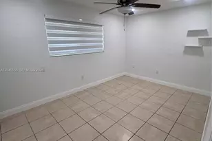 8720 NW 11th St, Pembroke Pines, FL 33024 - Photo 11