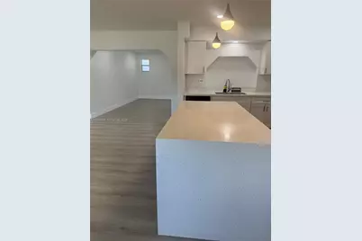 8720 NW 11th St, Pembroke Pines, FL 33024 - Photo 5