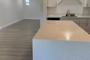 8720 NW 11th St, Pembroke Pines, FL 33024 - Photo 5