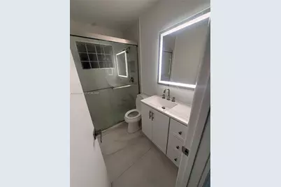 8720 NW 11th St, Pembroke Pines, FL 33024 - Photo 9