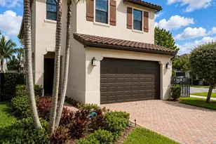 3209 W 98th Pl, Hialeah, FL 33018 - Photo 3