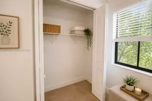 3209 W 98th Pl, Hialeah, FL 33018 - Photo 15