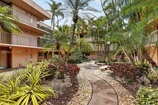 10975 SW 107th St, Kendall, FL 33176 - Photo 1