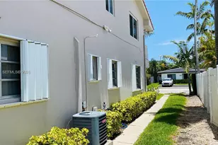 2665 Middle River Dr, Fort Lauderdale, FL 33306 - Photo 9