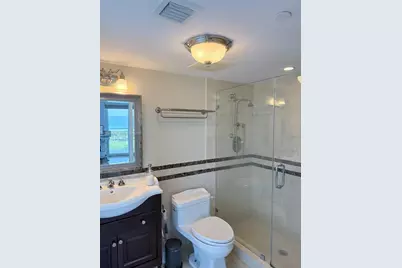 7600 Collins Ave #712, Miami Beach, FL 33141 - Photo 13