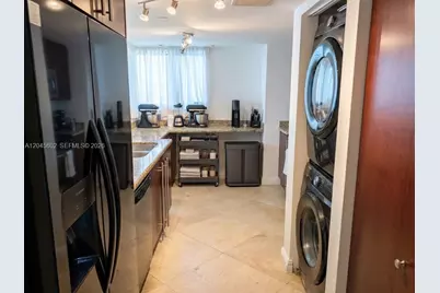 7600 Collins Ave #712, Miami Beach, FL 33141 - Photo 27