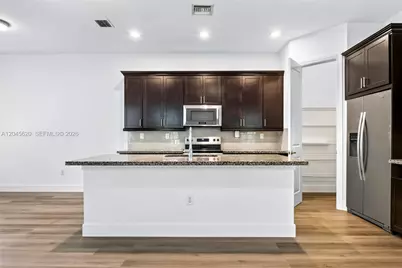 142 SW 127th Terrace, Plantation, FL 33325 - Photo 21