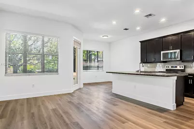 142 SW 127th Terrace, Plantation, FL 33325 - Photo 17