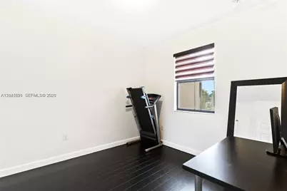 8925 W 33rd Ave, Hialeah, FL 33018 - Photo 19