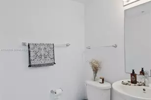 601 NE 36th St, Miami, FL 33137 - Photo 21
