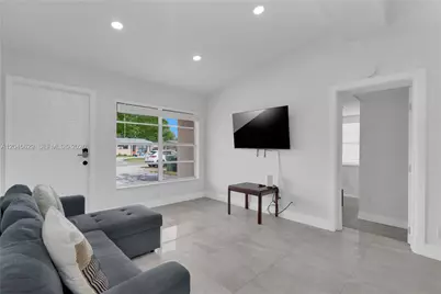 1016 SW 22nd Ter, Fort Lauderdale, FL 33312 - Photo 7