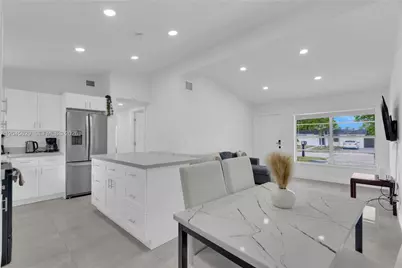1016 SW 22nd Ter, Fort Lauderdale, FL 33312 - Photo 9