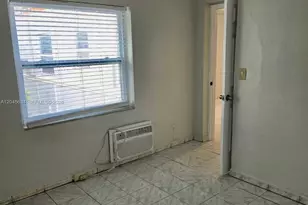 215 30th St, Miami Beach, FL 33140 - Photo 23