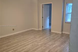215 30th St, Miami Beach, FL 33140 - Photo 13