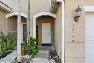 12170 SW 5th Ct, Pembroke Pines, FL 33025 - Photo 5