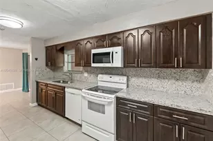 5081 SW 95th Ave, Cooper City, FL 33328 - Photo 9