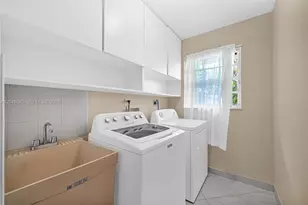 13562 SW 109th Pl, Miami, FL 33176 - Photo 35