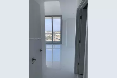 851 NE 1st Ave #2702, Miami, FL 33132 - Photo 11
