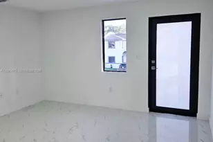 2731 NW 44th St, Miami, FL 33142 - Photo 5