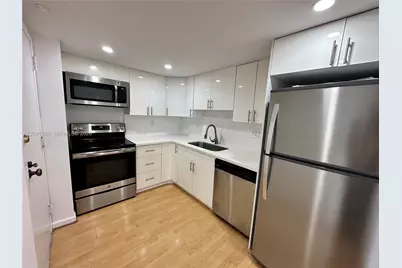 2333 Brickell Ave #1610, Miami, FL 33129 - Photo 3