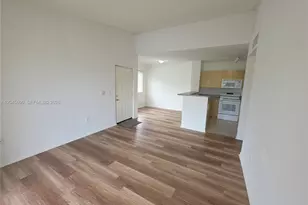 8070 N Nob Hill Rd, Tamarac, FL 33321 - Photo 9