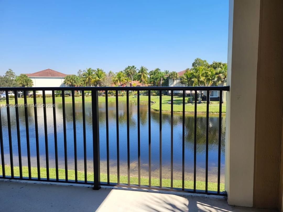 8070 N Nob Hill Rd #208 - 8070 N Nob Hill Rd #208, Tamarac, FL 33321 Luxury Property | Jose Angel Pina