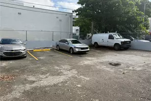 767 SW 9th St, Miami, FL 33130 - Photo 15