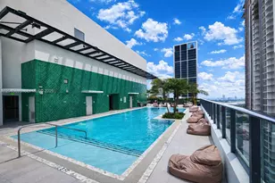 11 NE 6th St, Miami, FL 33132 - Photo 15