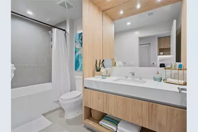 11 NE 6th St #2102, Miami, FL 33132 - Photo 11