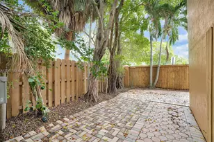 8853 SW 108th Pl, Miami, FL 33176 - Photo 23