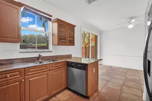 8853 SW 108th Pl, Miami, FL 33176 - Photo 5