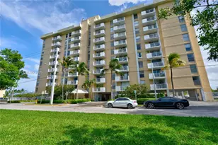 2000 NE 135th St, North Miami, FL 33181 - Photo 1