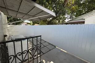 2112 SW 60th Ct, Miami, FL 33155 - Photo 15
