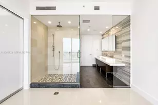 1100 Biscayne Blvd, Miami, FL 33132 - Photo 9
