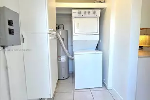 2111 N 26th Ave, Hollywood, FL 33020 - Photo 23