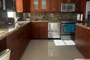 231 174th St, Sunny Isles Beach, FL 33160 - Photo 5