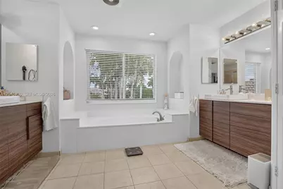 981 Waterside Cir, Weston, FL 33327 - Photo 29