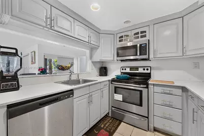 20065 NE 3rd Ct #5, Miami, FL 33179 - Photo 3