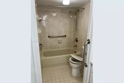 6880 Abbott Ave #508, Miami Beach, FL 33141 - Photo 13