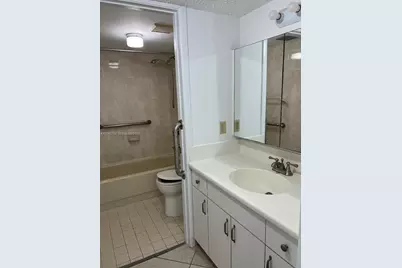 6880 Abbott Ave #508, Miami Beach, FL 33141 - Photo 9