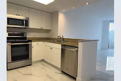 19501 W Country Club Dr #406, Aventura, FL 33180 - Photo 3