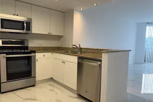 19501 W Country Club Dr, Aventura, FL 33180 - Photo 3