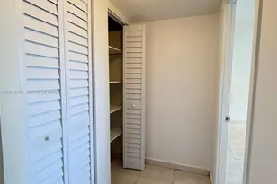 8411 NW 8th St, Miami, FL 33126 - Photo 11
