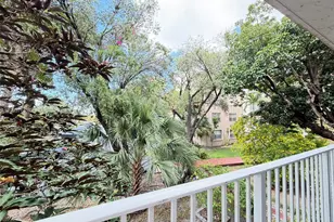 8411 NW 8th St, Miami, FL 33126 - Photo 9