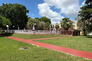 8411 NW 8th St, Miami, FL 33126 - Photo 23