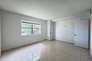 8411 NW 8th St, Miami, FL 33126 - Photo 13