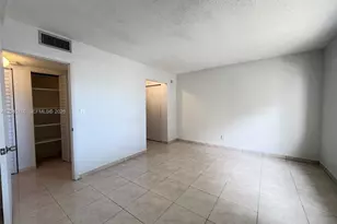 8411 NW 8th St, Miami, FL 33126 - Photo 15