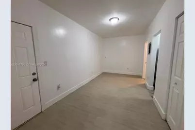 1051 NW 2nd St #15, Miami, FL 33128 - Photo 3